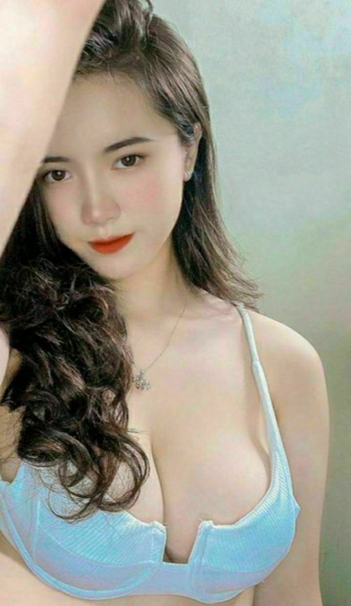 大屌哥公寓调教啪啪性奴妹子面吃肉棒下面炮机齐上阵火力全开